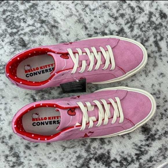 NIB Hello Kitty x Converse One Star OX suede shoes - Picture 6 of 8